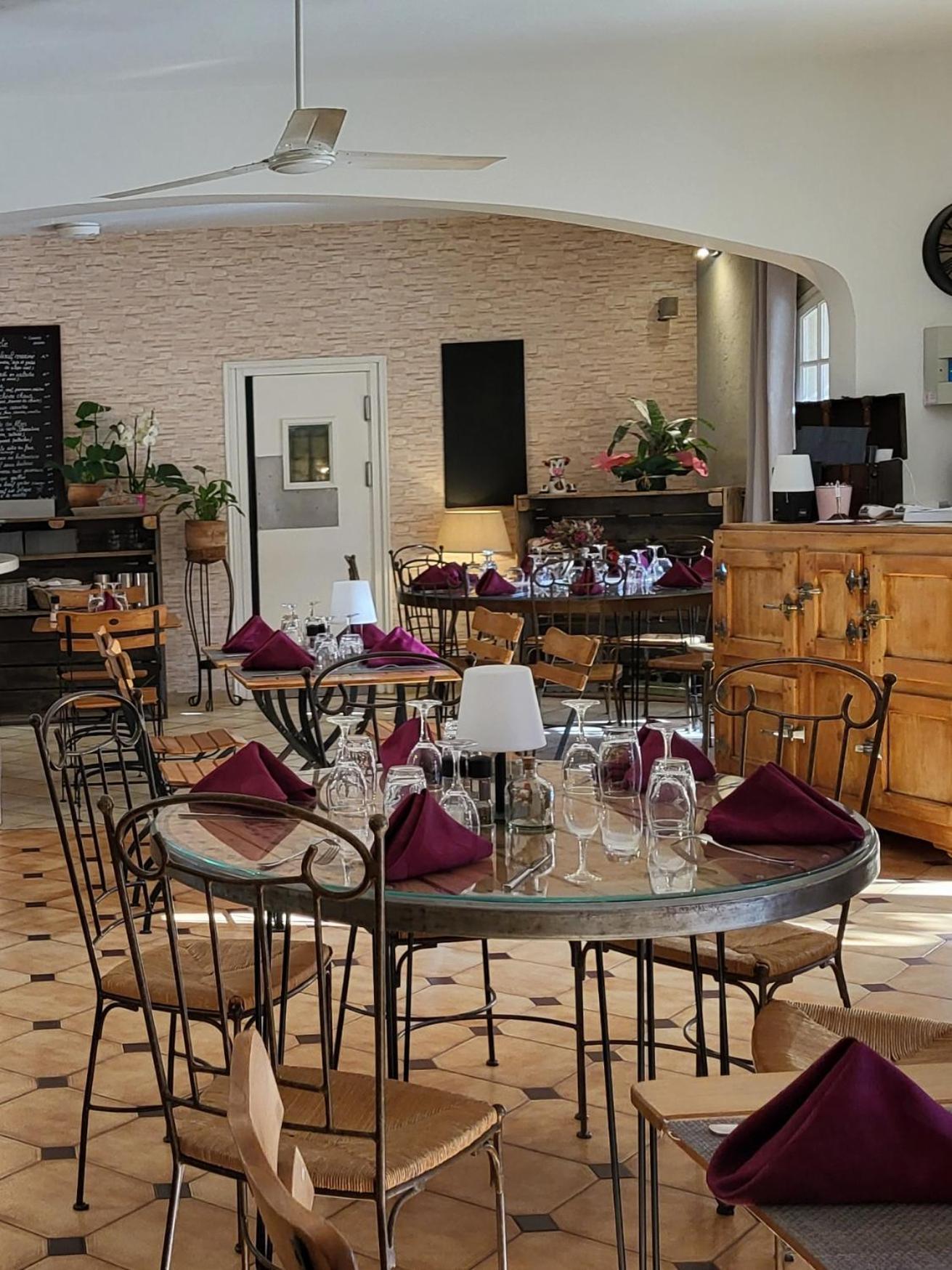 Auberge De La Table Ronde Vinon-sur-Verdon Eksteriør bilde